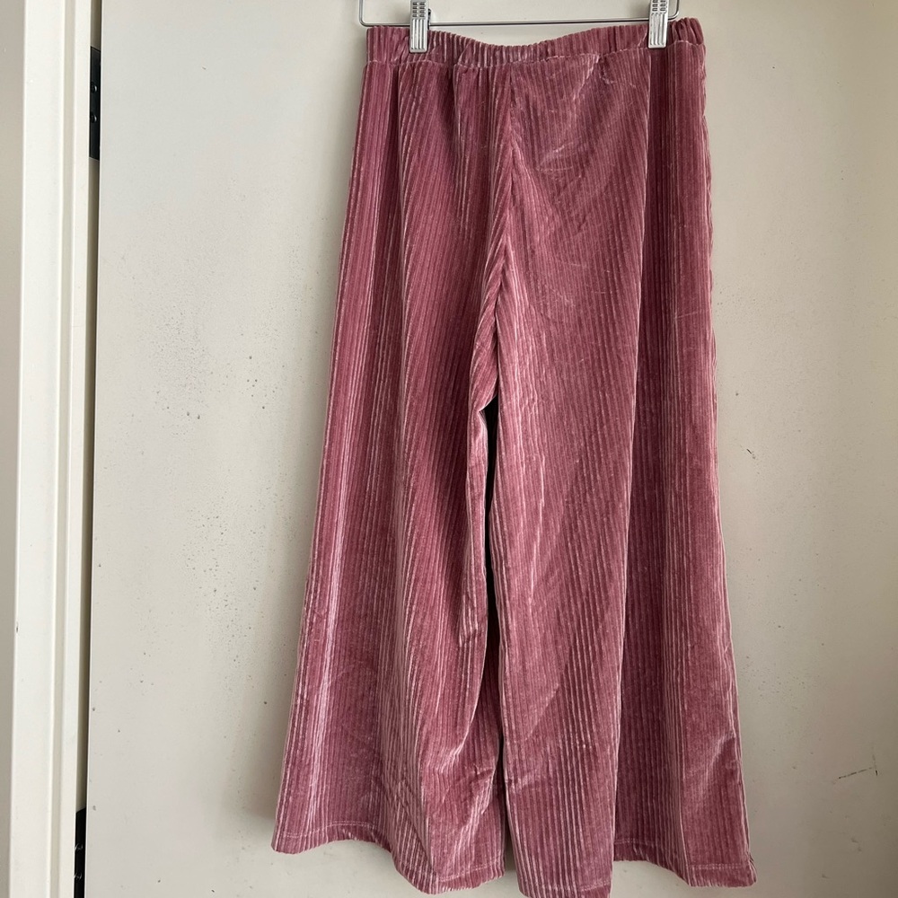 Atmosphere Mauve Velvet Ribbed Pants - Picture 2 of 2